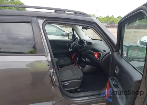 2017 Jeep Renegade Trailhawk 4X4 from USA, damaged, VIN ZACCJBCB0HPF64059